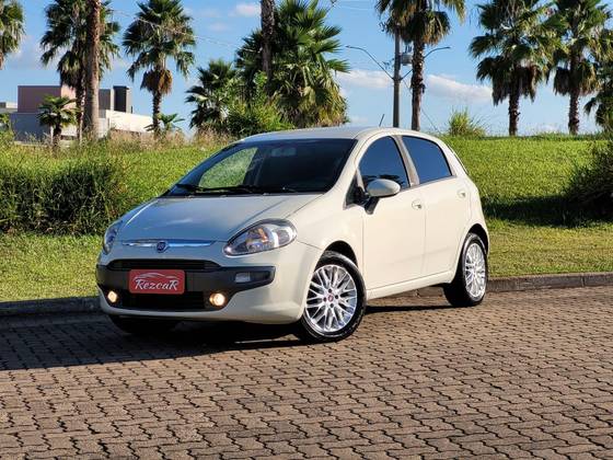 FIAT PUNTO 1.6 ESSENCE 16V FLEX 4P MANUAL